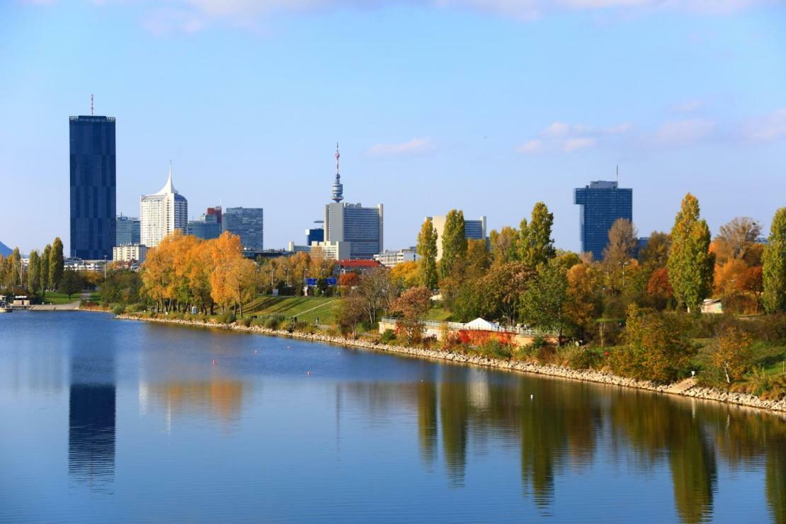 Bungalow At Lake Alte Donau ウィーン エクステリア 写真